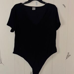 No Boundaries Classic Black Top